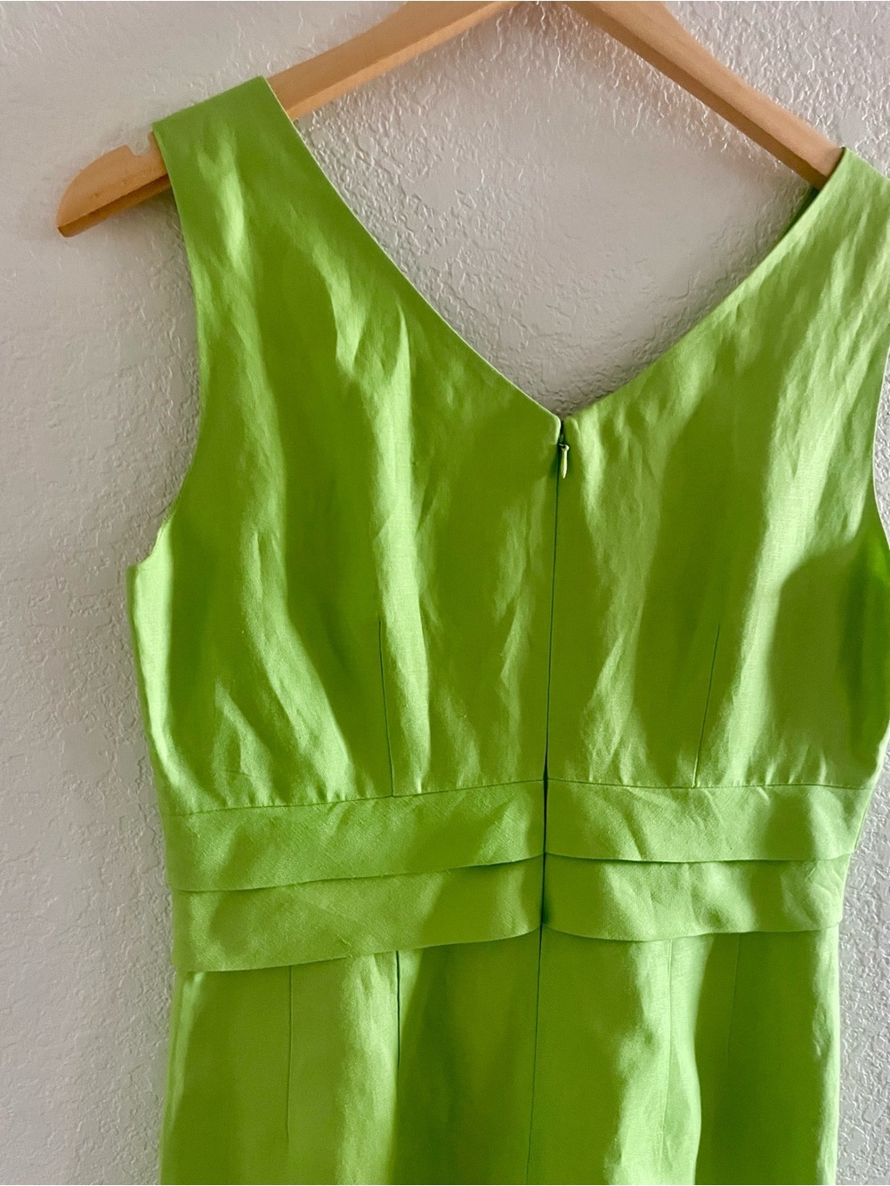 ANTONIO MELANI Bright Lime Green V-Neck Midi Dress - Picture 6 of 10